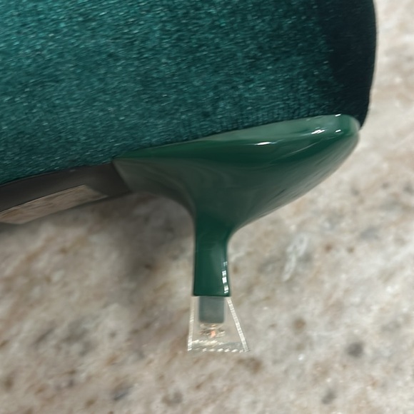 Big Tree Women’s Velvet Pointy Toe Kitten heel Dressy Shoes W/ Jewel Tops Sz 38 - Picture 13 of 14